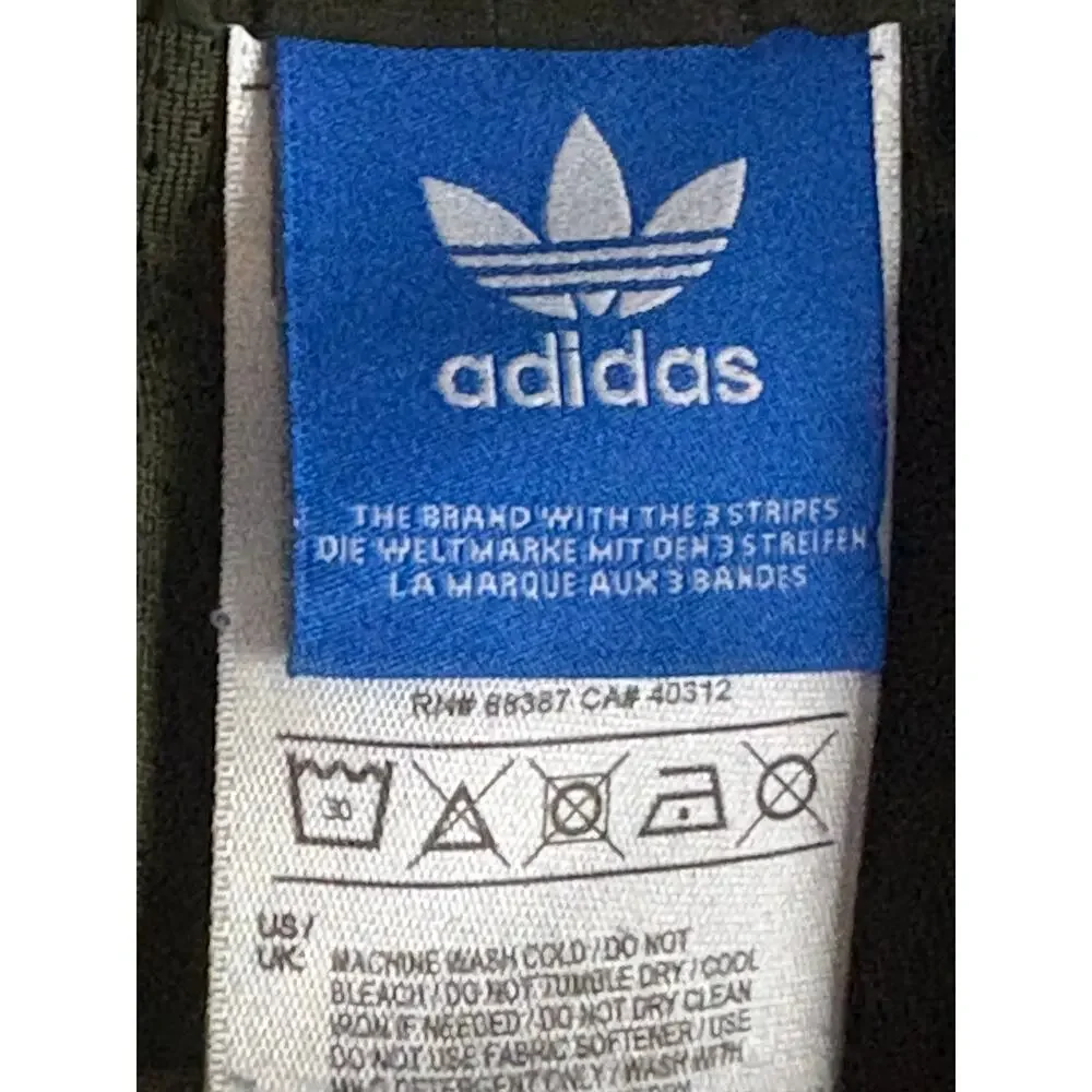 adidas originals trefoil